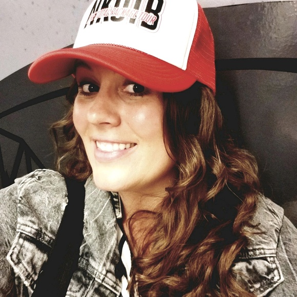 Meet your Posher, Randi - Picture 2 of 2